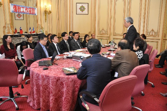 陳士魁委員長報告僑務工作重點