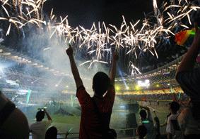 Engalanados con una sarta de elogios, los once días de competencia deportiva donde más de 3.000 atletas de 103 países dieron lo mejor de sí, culminaron en medio de fuegos artificiales en una ceremonia colorida y llena de energía que resaltó la cultura y pasión de Taiwan y la ciudad sede Kaohsiung. Con el séptimo lugar en el medallero, los anfitriones Chinos Taipei conquistaron ocho medallas de oro, nueve de plata y siete de bronce. (CNA)
