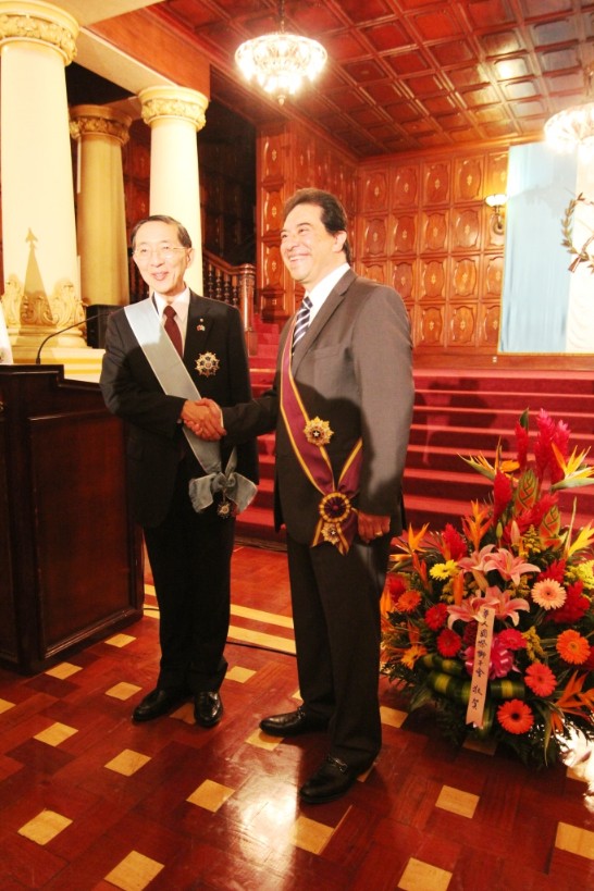台瓜兩國外長相互贈勳