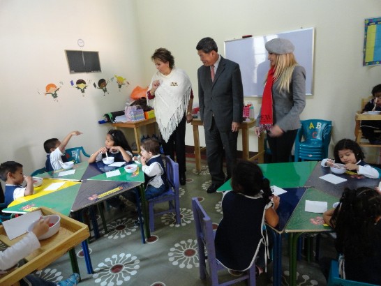 孫大使（中）訪視幼兒托育中心 