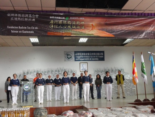 慈濟瓜國聯絡處會員以手語歌傳達關懷之愛