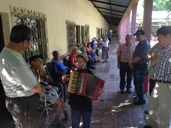 孫大使乙行參觀薩哥巴省（Zacapa）Río Hondo市非政府組織社福院老人之家