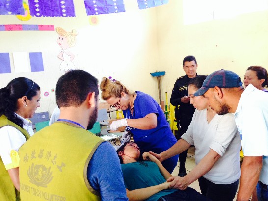 古巴醫療團醫生緊急救治一遭搶女學生