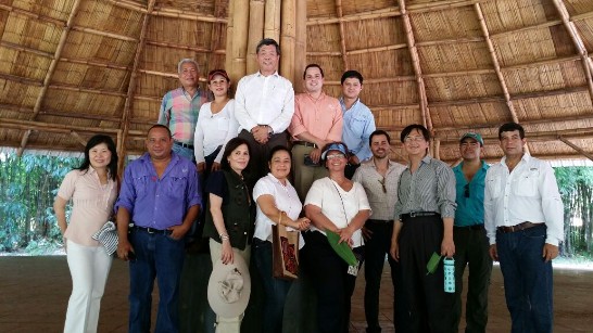 駐館孫大使邀請宏都拉斯駐瓜大使潘婷（Vivan Panting）、巴拿馬駐瓜大使狄大西歐(José Didacio Pitti)夫婦、瓜國前內政部長華雷斯（Edy Juárez）等參訪竹教育中心。