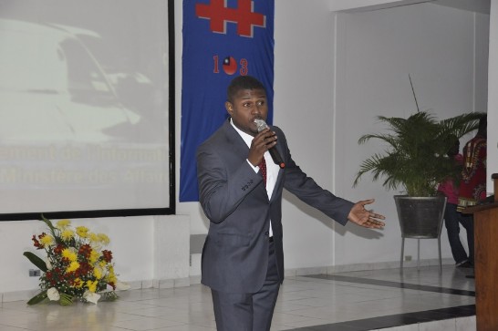 海地前臺灣獎學金生克羅德(Claude Marcus Boereau)演唱「我的心裡只有你沒有他」及海地歌曲多首。