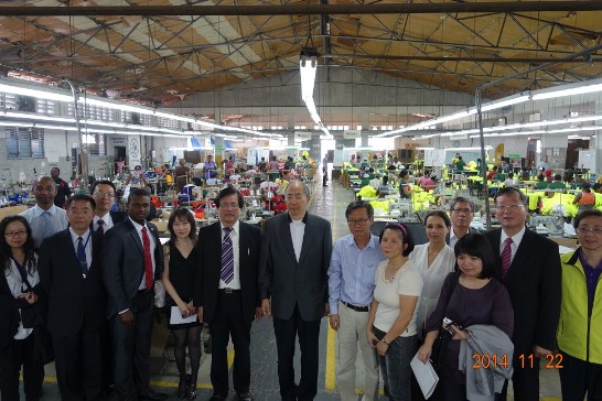 國經協會貿訪團參訪台商正道成衣廠。