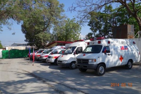 我政府捐贈海地衛生部救護車6部一景