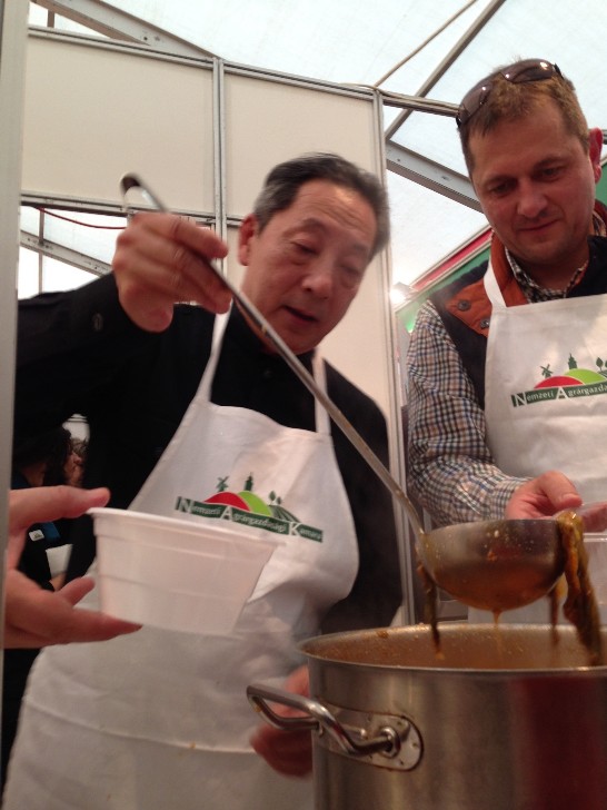 Ambassador Tao Wen-lung and Mr. Dankó Béla, member of the Hungarian Parliament