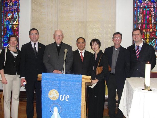Ambassador Tseng and his wife, Ms. Yu-ling Lu, pictured with (to the left) Deputy Terence Flanagan, and (to the right) Fr. Sean O’ Leary and Cllr. Declan Flanagan)