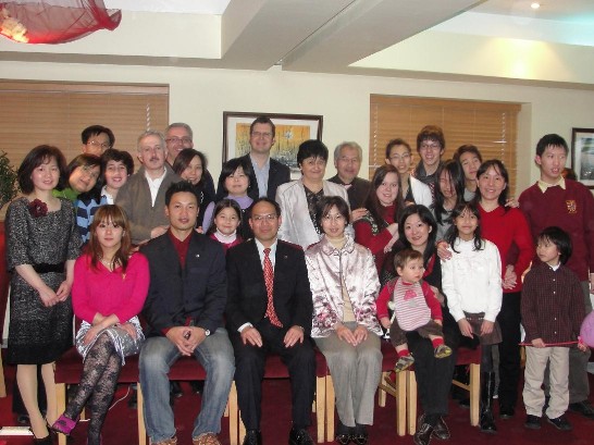 Representative Harry Tseng joins fellow guests and members of the Irish Taiwanese community for a group photograph at the Ming Court during the Lunar New Year Luncheon.