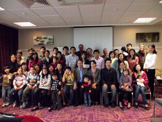 Representative Tseng and his wife Yu-Ling join members of the Taiwanese community to celebrate Mother’s Day 2012
