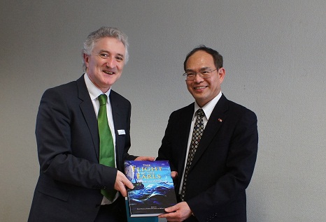 John Andy Bonar, Head of Development, presents Representative Tseng with a  gift and welcomes him to Letterkenny Institute of Technology (LYIT)