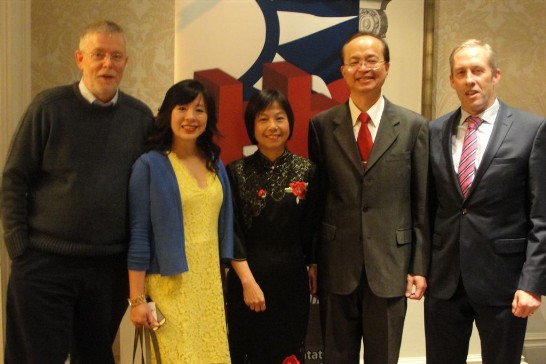 6.杜大使夫婦與企業署國際處處長Alan Hobbs夫婦(右1及左2)合影