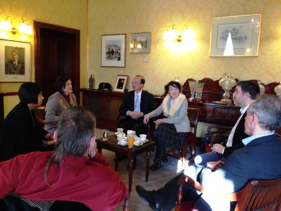 杜聖觀大使拜會科克市市長Mary Shield