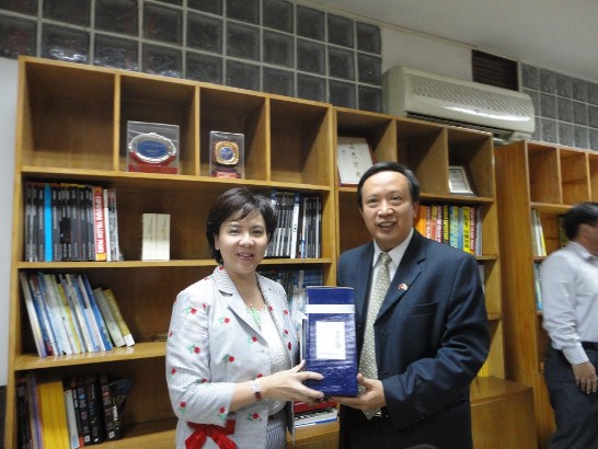 To promote mutual understanding between the nationals of India and Taiwan through the educational exchange and cooperation, Taiwanese higher education delegation led by Dr. Tony W.T. Lin, the Director General of the Ministry of Education, visited India from 9th to 14th November, 2010 to attend the 85th Annual meeting of Association of Indian Universities.