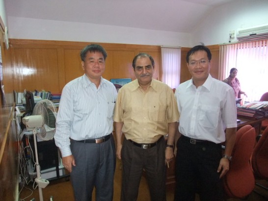 Prof. Yuan-huei Chang and Dr. T. Fang of S&amp;T Division paid a visit to the National Centre for Antarctic &amp; Ocean Research (NCAOR), India, on October 29. Mr. Rasik Ravindra, Director of the NCAOR, briefed the delegation about the Centre’s Antarctic mission and ocean research. Both sides are willing to increase exchanges and interactions. Prof. Chang and Dr. Fang also toured the low-temperature and ice-core studies labs of the Centre. The NCARO just launched a South Pole Expedition to mark international celebration of centenary of man’s reaching South Pole in 1911.