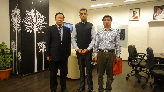 Representative Wen-Chyi Ong and Director of S&amp;T division Dr. Yuan-Huei Chang meet with the Minister of State of the Department of Telecommunications, Mr. Shri Milind Deora.