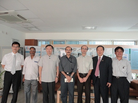 Ambassador Wenchyi Ong (2nd from right) lead a delegation, including Prof. Wei Chung Wang(3rd from left), Dean, National Tsing Hua University, Prof. Yu-Chen Hu(left), Vice Dean, and Prof.Yuan Huei Chang(right), Director, Science Division, TECC, to visit Teri University on August 2, 2011. The delegation is received by Vice Chancellor Dr. Bhavik R Bakshi (third from right) and Faculty Members of the University.
