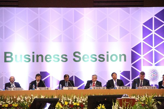Mr. P. Chidambaram(3rd right), Finance Minister of India hosted the First Business Session of the 46th Annual Meeting of Asian Development Bank. Mr. Fai-Nan Perng, Governer of the Central Bank of the Republic of China, attended this meeting and delivered a speech.