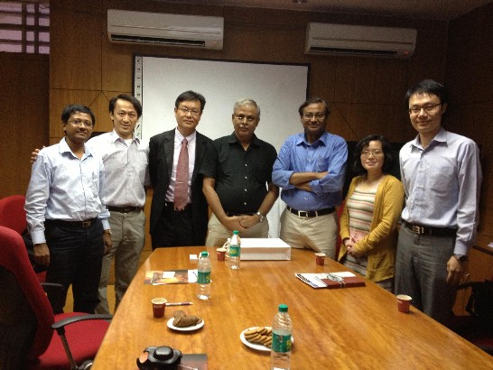 Ms. Rachel Kuo(right 2), Acting director of Science &amp; Technology Division, Mr. Yita Chen(right 1), Administrative officer, Education Division in TECC, Prof. Fangkan Tseng(left 3), Associate Vice Chancellor of NTHU, and Prof. Amit Patra(mid), Dean of Alumni Affairs &amp; international relations, IIT Kharagpur.