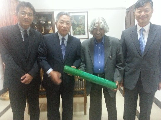 Amb. Chung-kwang Tien meeting with former President of India, H.E. A. P. J. Abdul Kalam on July 8, 2014. Together with them is Director of Science Division, Mr. James Chang and Director of Economic Division, Mr. Guann-Jyh Lee.