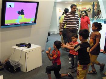 外貿協會「台灣國際品牌整合行銷及廣宣專案」11月5至7日在新德里南郊衛星城市古爾岡（Gurgaon）的Ambience Mall購物中心舉行,會場設置「台灣精品及國際品牌體驗行銷專區」，吸引超過15,000名民眾前往參觀，有效提升消費者對台灣精品及國際品牌的認知度。