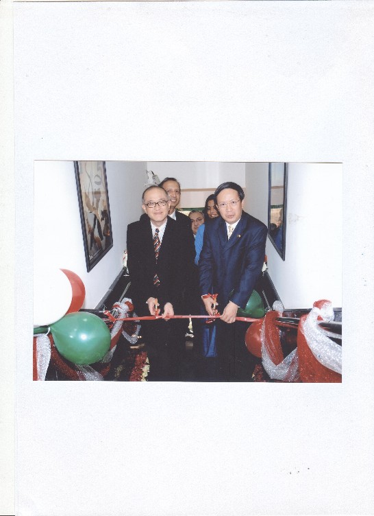 本處翁代表1月27日出席中國信託商業銀行駐新德里分行新址開幕剪綵儀式