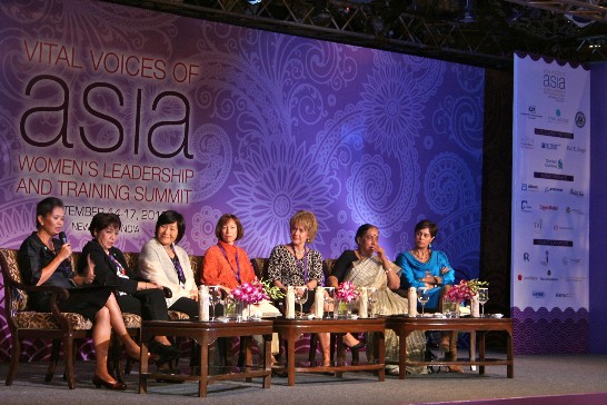 由國際非政府組織「生命之聲全球夥伴」（VitalVoices Global Partnership）舉辦之「亞洲生命之聲婦女領袖與培訓高峰會」，本（99）年9月14-17日於新德里舉行，台灣高等法院檢察署檢察官柯麗鈴，財團法人勵馨社會福利事業基金會執行長紀惠容受邀與會。