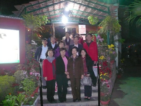 本處翁代表偕石副代表及同仁於1月22日晚宴中選會張主委博雅、副秘書長余明賢、選務處處長莊國祥一行