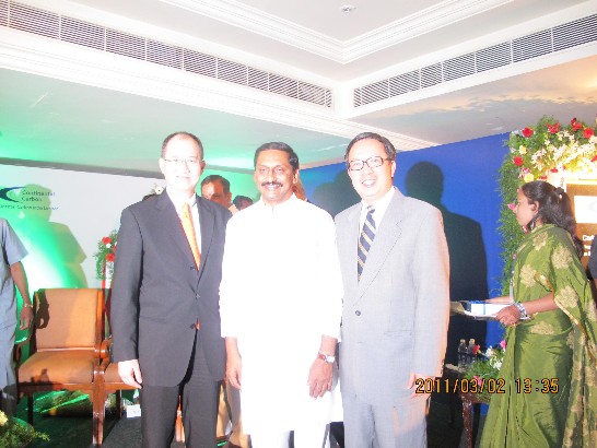 台泥集團所屬中橡公司決定在南方省(Andhra Pradesh) 投資3億美元設立先進的碳煙廠，辜董事長成允與本處翁代表同往Hyderabad拜會省長Reddy。