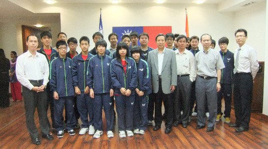我國家桌球代表隊來德里參加亞洲青年盃桌球錦標賽，賽後由領隊林建明先生帶領來代表處拜會。