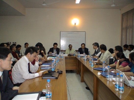 翁代表應邀於「台灣在新亞洲安全架構下之角色」研討會圓桌會議中，就台印經貿議題發表演說。