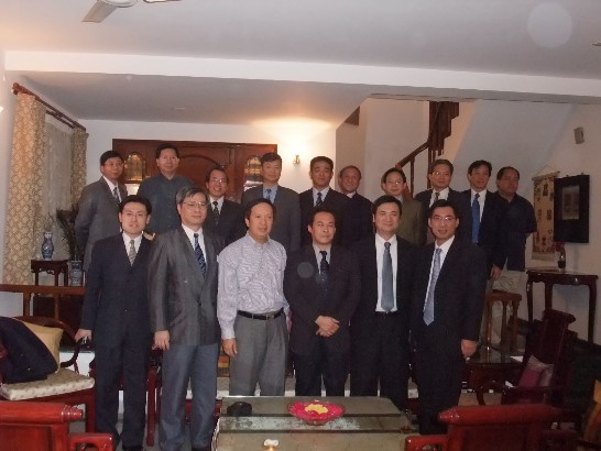 翁代表於宿舍款宴「台灣在新亞洲安全架構下之角色」研討會與會學者