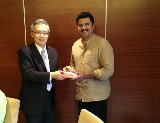 Director General Mr. Frank M. C. Lin (left); Mr. R. Sarathkumar (right)