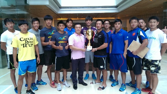 Director General Charles Li (center)