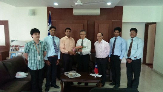 Director General Mr. Frank M. C. Lin (center)