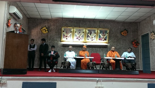 Director General Mr. Frank M. C. Lin（left）