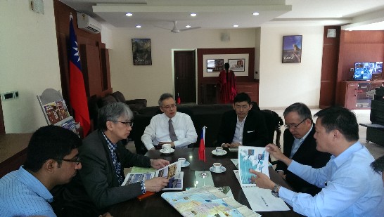 Director General Mr. Frank M. C. Lin (left 3)