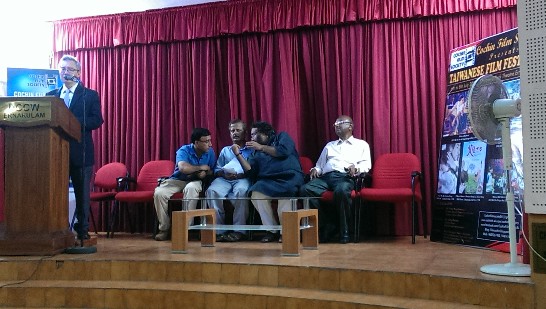 Director General Mr. Frank M. C. Lin (left)