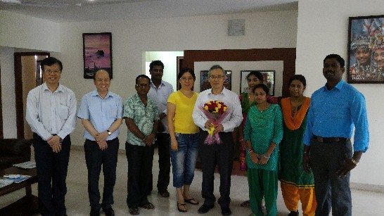 Director General Mr. &amp; Mrs. Frank M. C. Lin（center）