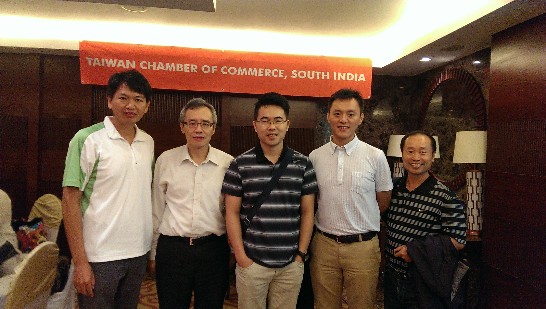 林明誠處長(左二)與豐泰企業員工