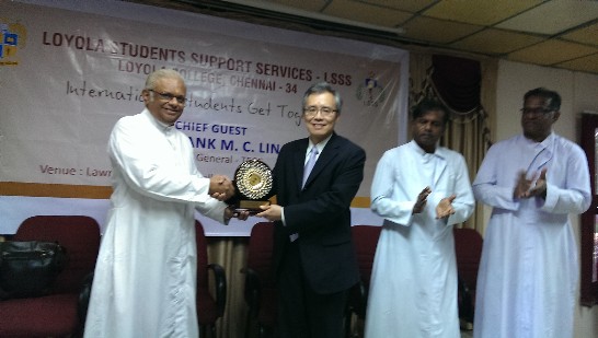 林明誠處長(左二)