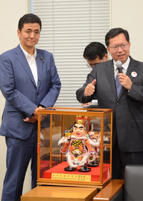 鄭文燦桃園市長、日本の岸信夫議員訪ねて意見交換