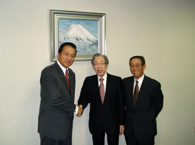 馮寄台・駐日代表が交流協会を表敬訪問