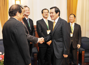 馬英九総統が「釣魚台列嶼（尖閣諸島）問題国際学術シンポジウム」の来賓と会見
