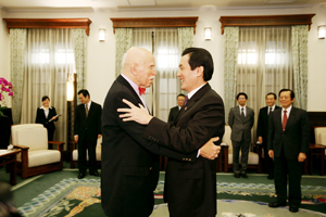 馬英九総統が米ニューヨーク大学のコーエン教授と会見