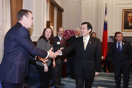 馬英九総統が米国連邦議会下院外交委員会訪華団と会見