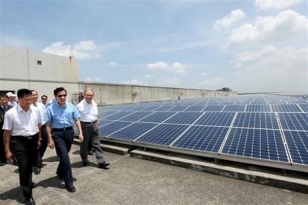 馬英九総統が台中市の太陽光発電所を視察