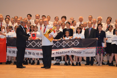 「台湾原声童声合唱団」（Taiwan Vox Nativa Children's Choir, TVNCC）のコンサート「玉山天籟（Voice of Jade）」が８月１日夜に東京・新宿文化センターで開催され、同合唱団訪日団の名誉団長である周美青・総統夫人および沈斯淳・台北駐日経済文化代表処代表らが見守る中、美しい歌声を披露した。