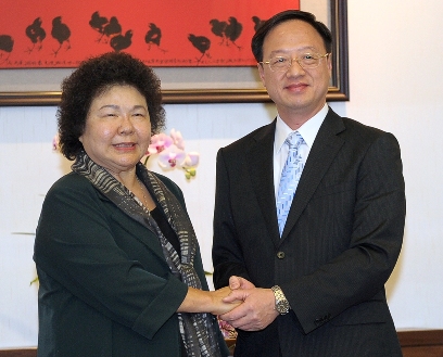 江宜樺・行政院長が陳菊・高雄市長と高雄ガス爆発事故後の課題を意見交換